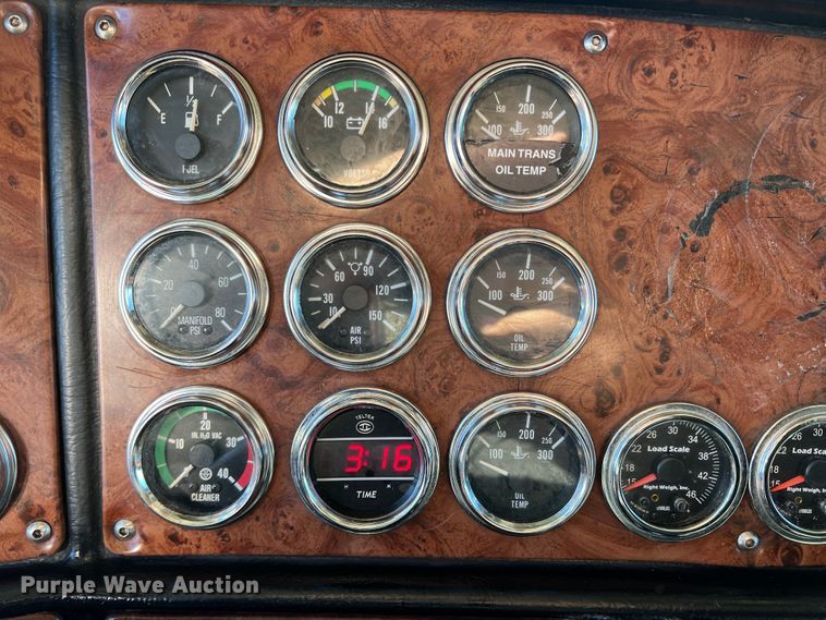 image for item DO8856 2005 Peterbilt 379  semi truck