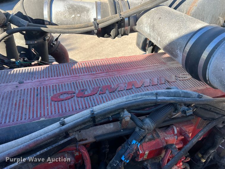 image for item DO8856 2005 Peterbilt 379  semi truck