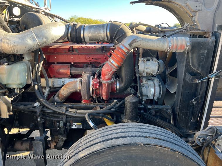 image for item DO8856 2005 Peterbilt 379  semi truck