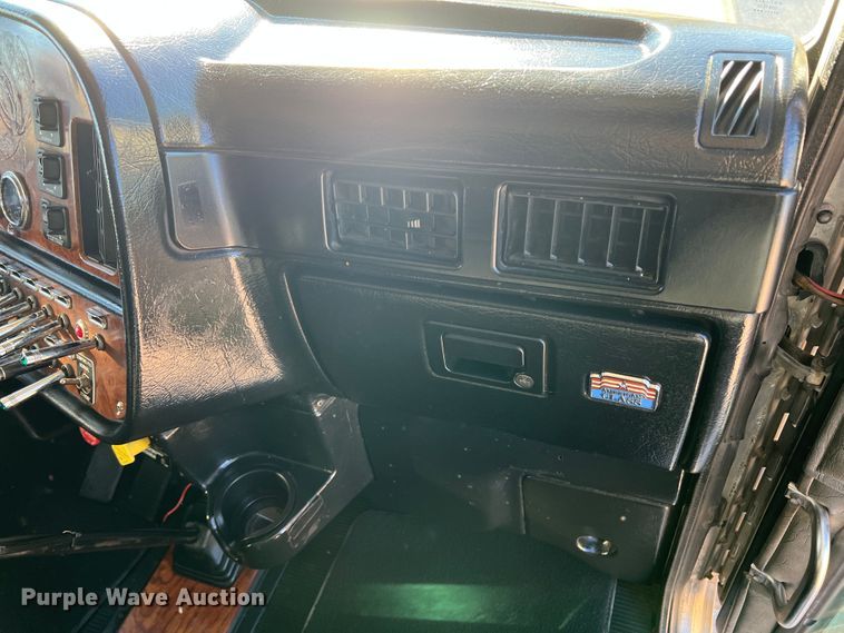 image for item DO8856 2005 Peterbilt 379  semi truck