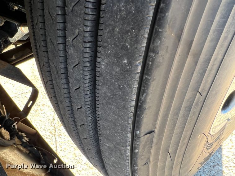 image for item DO8856 2005 Peterbilt 379  semi truck