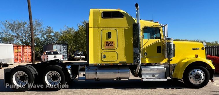 image for item DO8857 1999 Kenworth W900  semi truck