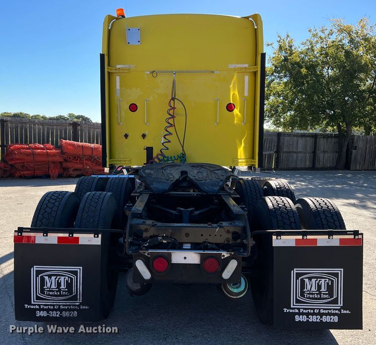 image for item DO8857 1999 Kenworth W900  semi truck