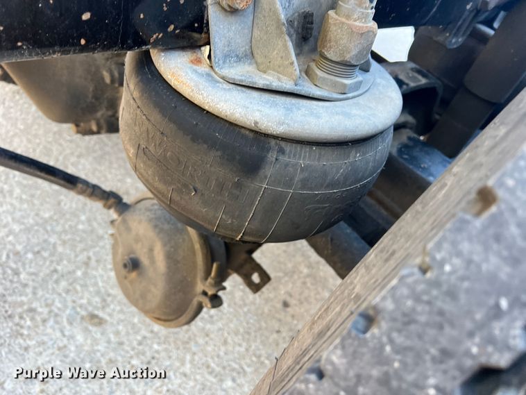 image for item DO8857 1999 Kenworth W900  semi truck