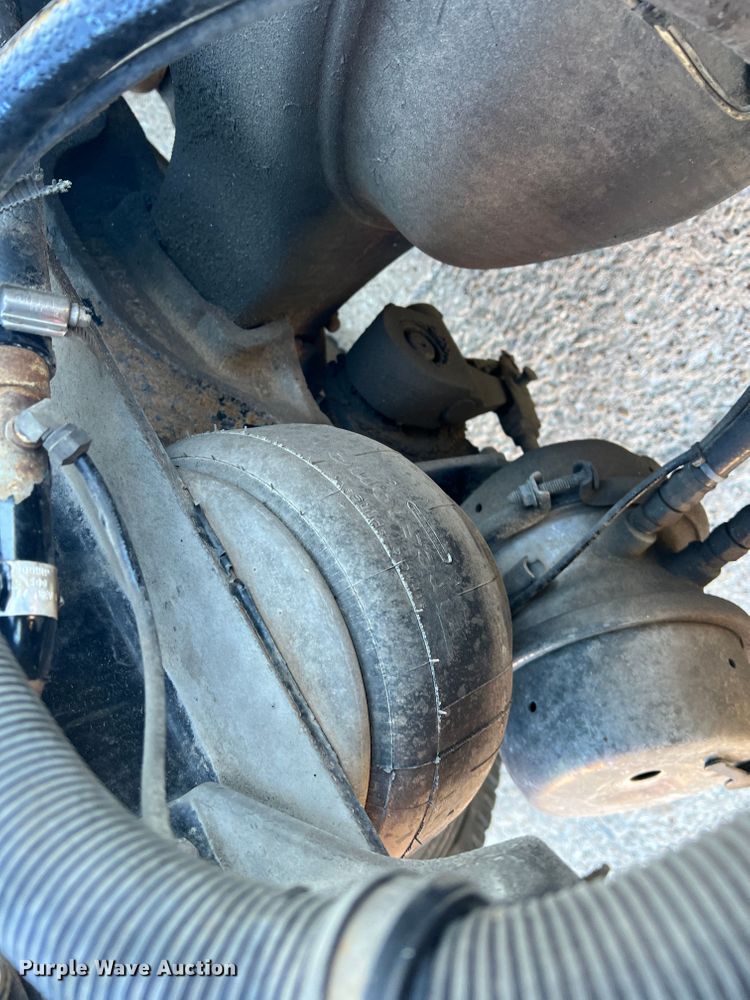 image for item DO8857 1999 Kenworth W900  semi truck