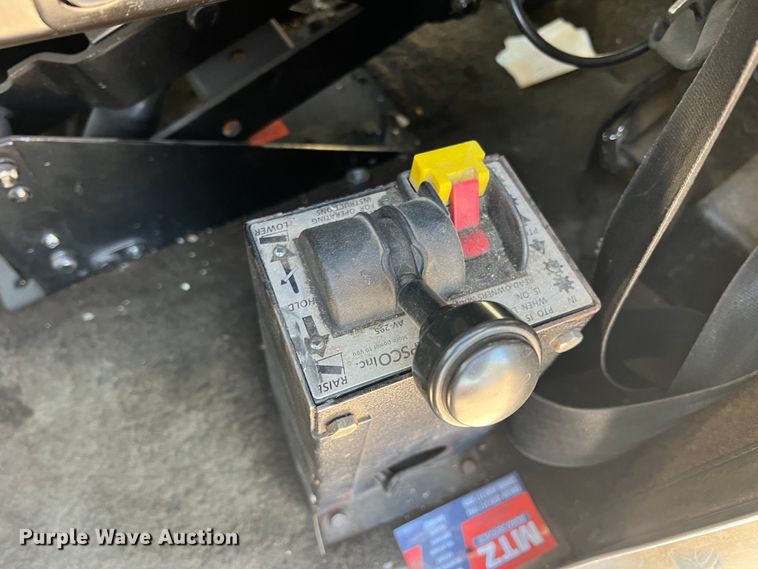 image for item DO8857 1999 Kenworth W900  semi truck