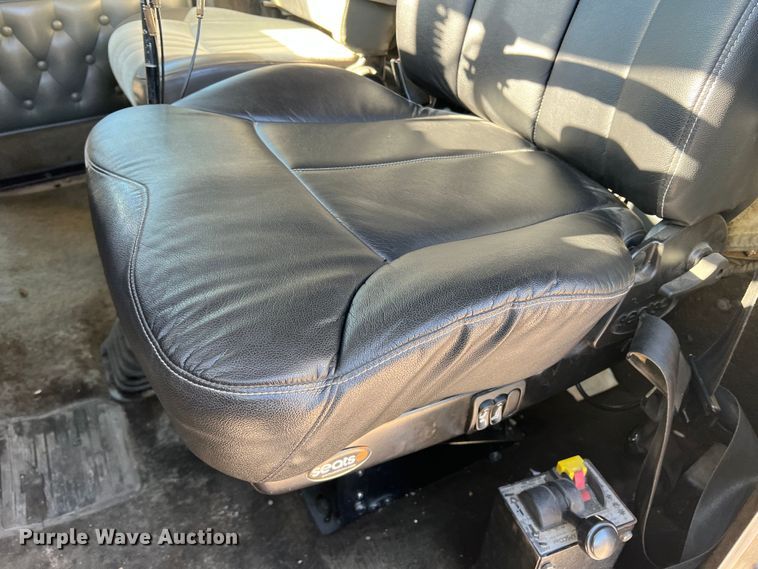 image for item DO8857 1999 Kenworth W900  semi truck