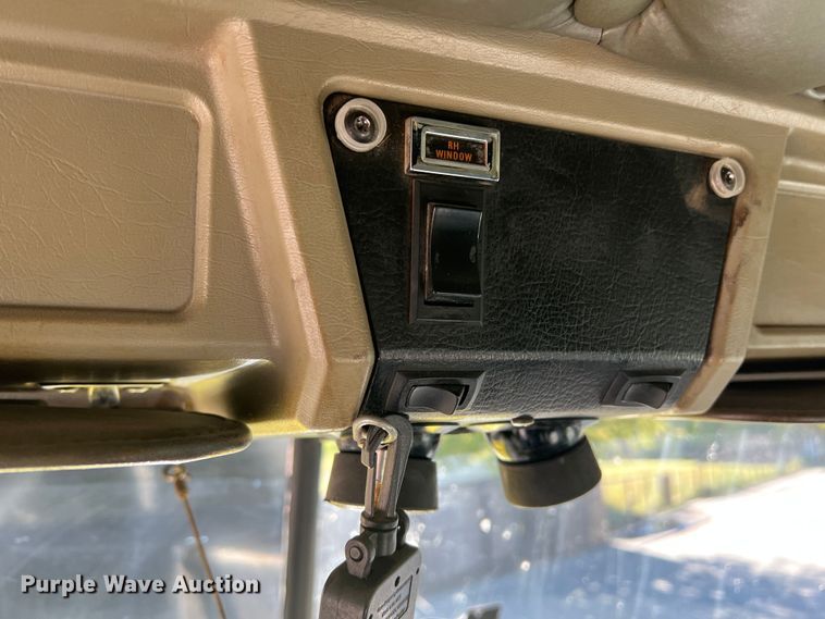 image for item DO8857 1999 Kenworth W900  semi truck