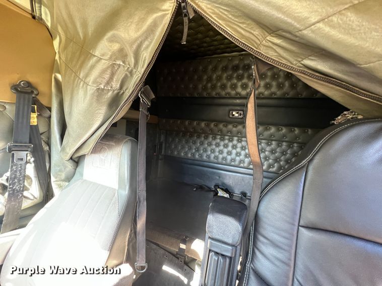 image for item DO8857 1999 Kenworth W900  semi truck