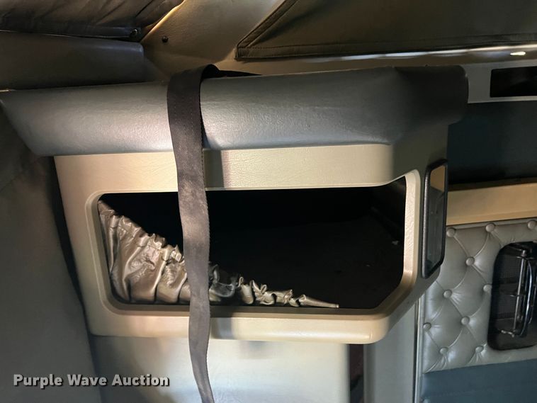 image for item DO8857 1999 Kenworth W900  semi truck