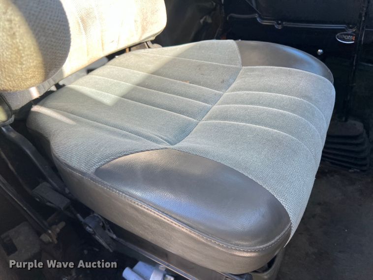 image for item DO8857 1999 Kenworth W900  semi truck