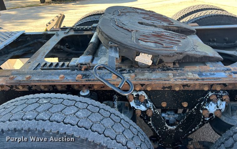 image for item DO8857 1999 Kenworth W900  semi truck