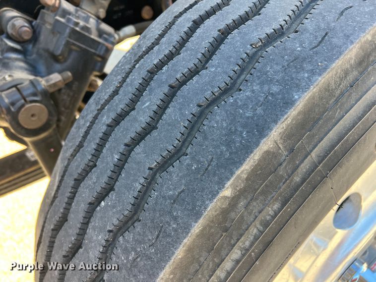 image for item DO8857 1999 Kenworth W900  semi truck