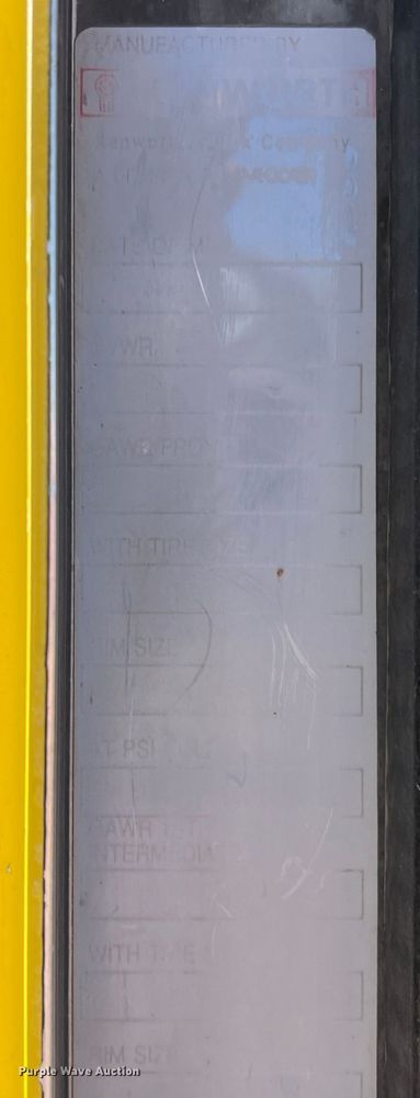 image for item DO8857 1999 Kenworth W900  semi truck