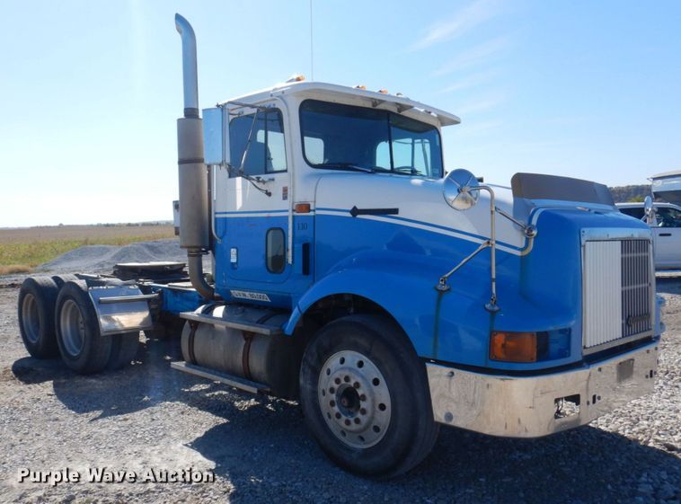 image for item DP0392 1997 International 9400  semi truck