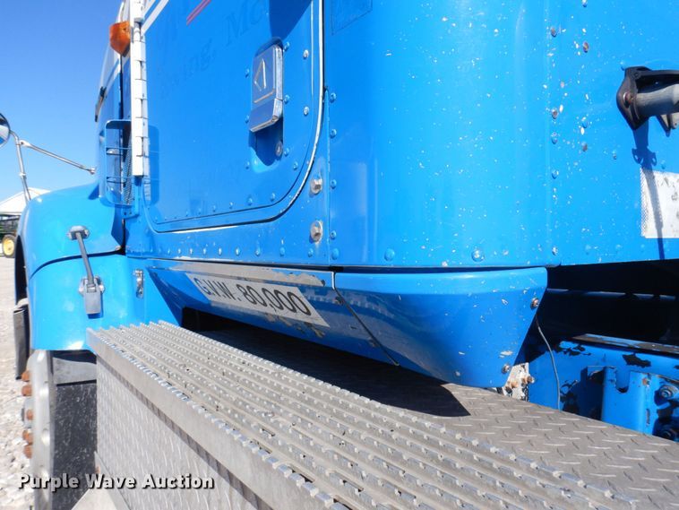 image for item DP0392 1997 International 9400  semi truck