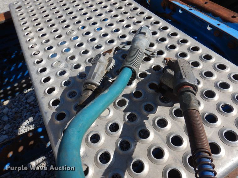 image for item DP0392 1997 International 9400  semi truck