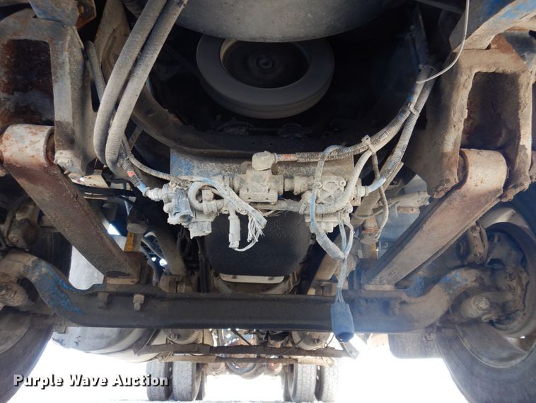 image for item DP0392 1997 International 9400  semi truck