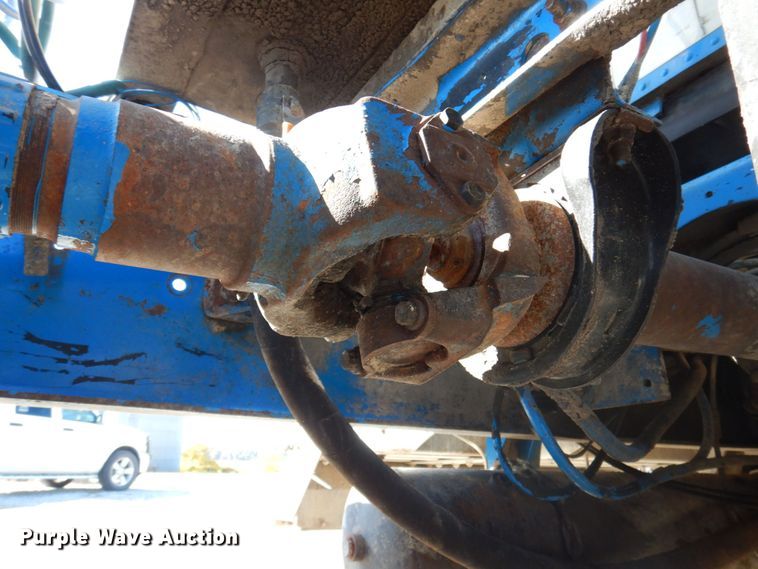 image for item DP0392 1997 International 9400  semi truck