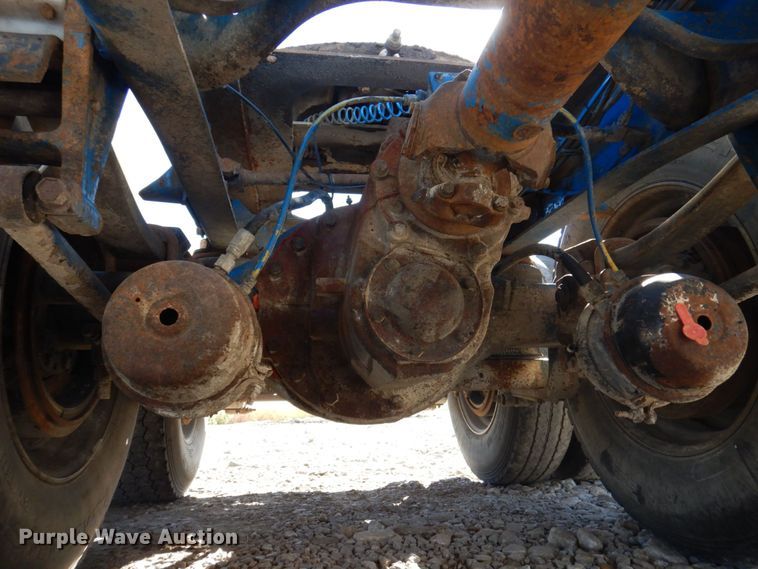 image for item DP0392 1997 International 9400  semi truck