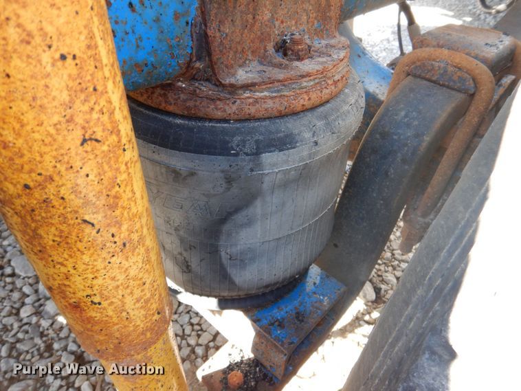 image for item DP0392 1997 International 9400  semi truck