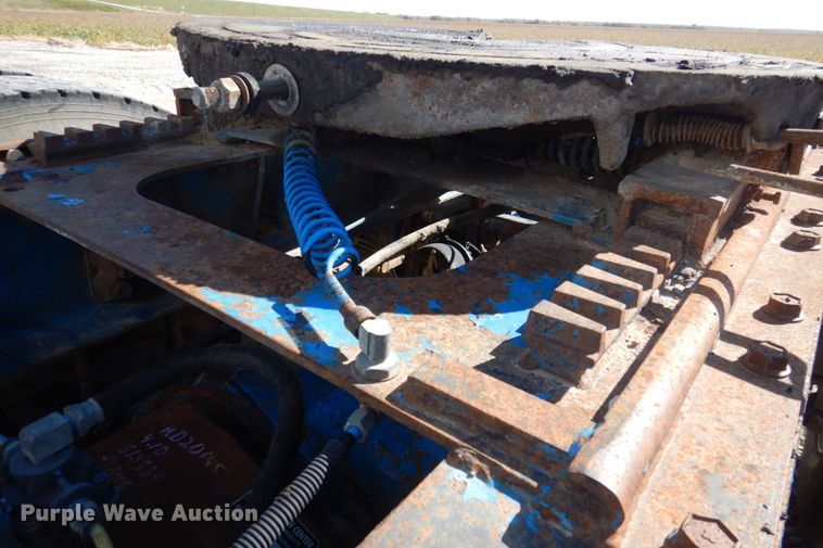 image for item DP0392 1997 International 9400  semi truck