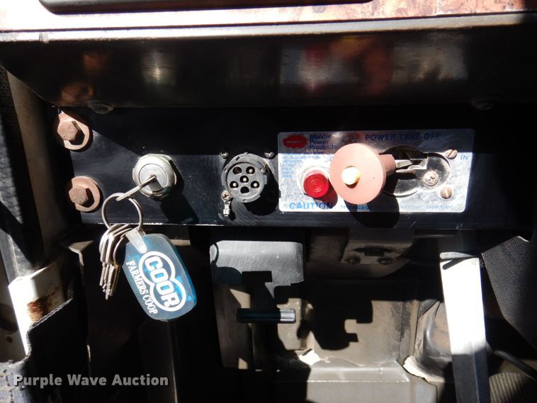 image for item DP0392 1997 International 9400  semi truck