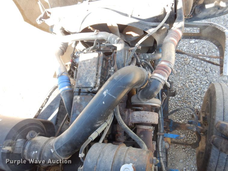 image for item DP0392 1997 International 9400  semi truck