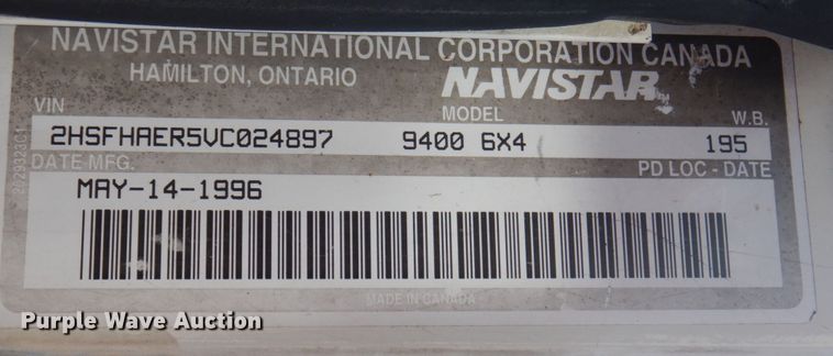 image for item DP0392 1997 International 9400  semi truck