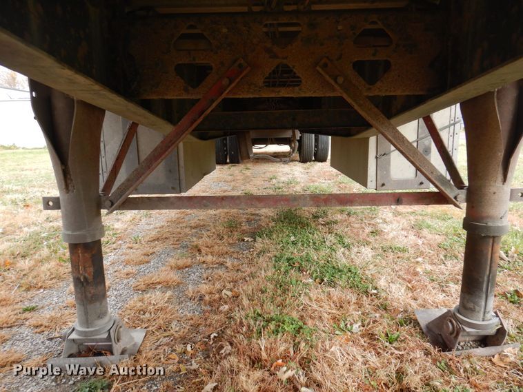 image for item DP0401 2007 Fontaine 1FTW-7-8048WSAWK  flatbed trailer