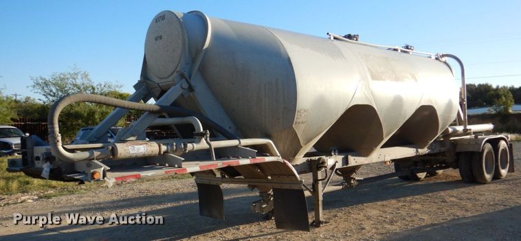 image for item DQ1869 2006 Heil  pneumatic dry bulk trailer