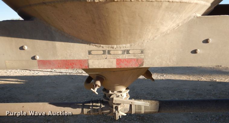 image for item DQ1869 2006 Heil  pneumatic dry bulk trailer