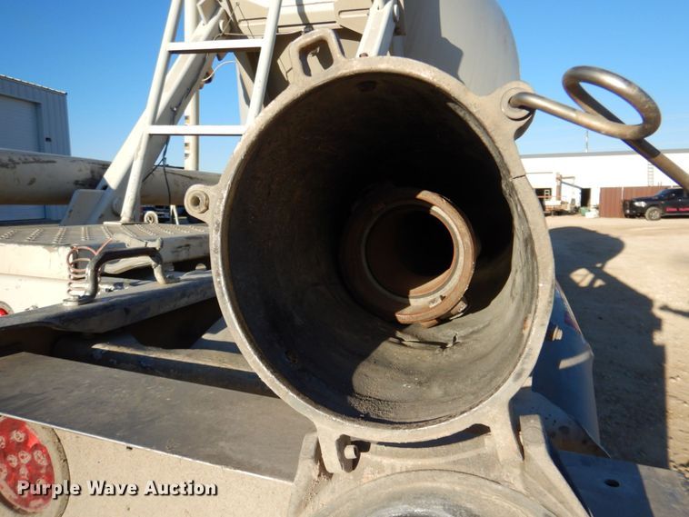 image for item DQ1869 2006 Heil  pneumatic dry bulk trailer