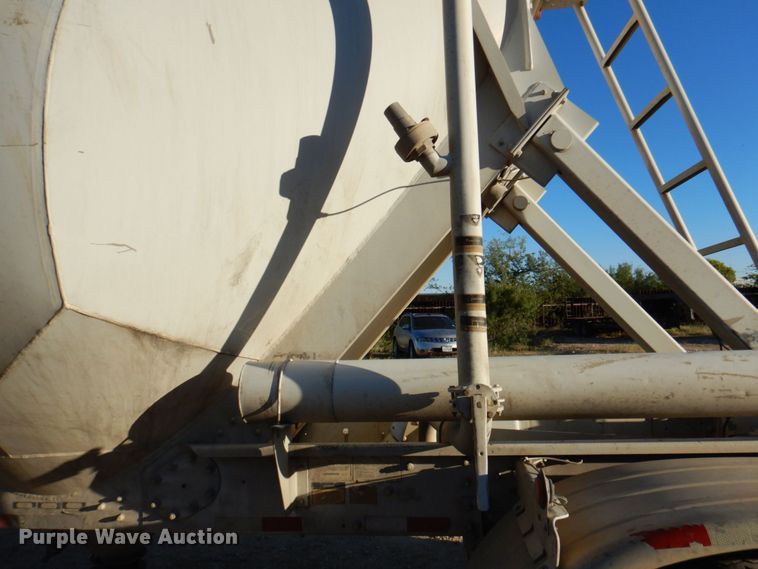 image for item DQ1869 2006 Heil  pneumatic dry bulk trailer