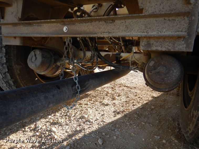 image for item DQ1869 2006 Heil  pneumatic dry bulk trailer