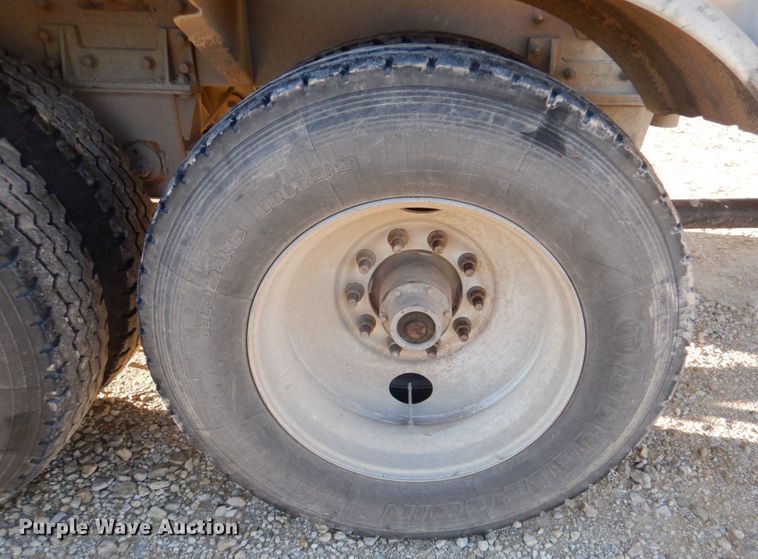 image for item DQ1869 2006 Heil  pneumatic dry bulk trailer