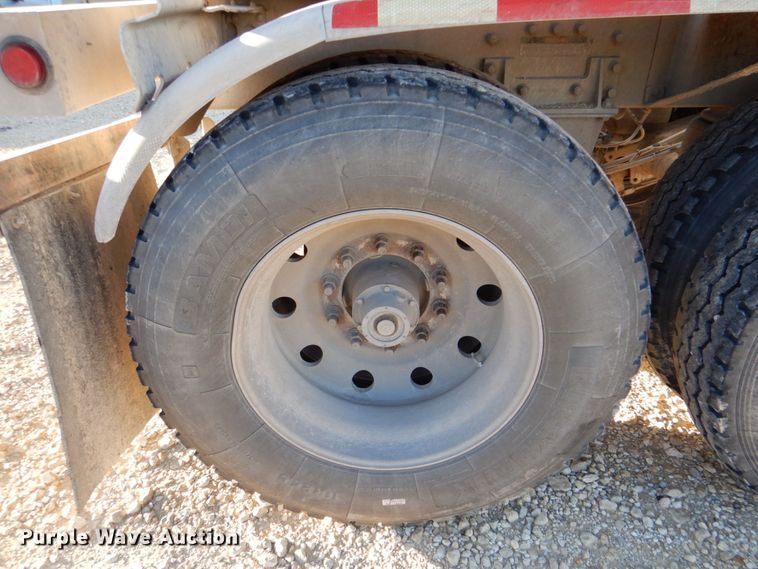 image for item DQ1869 2006 Heil  pneumatic dry bulk trailer