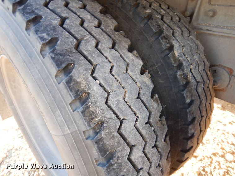 image for item DQ1869 2006 Heil  pneumatic dry bulk trailer