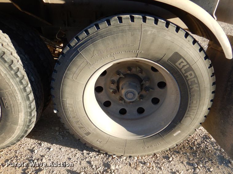 image for item DQ1869 2006 Heil  pneumatic dry bulk trailer