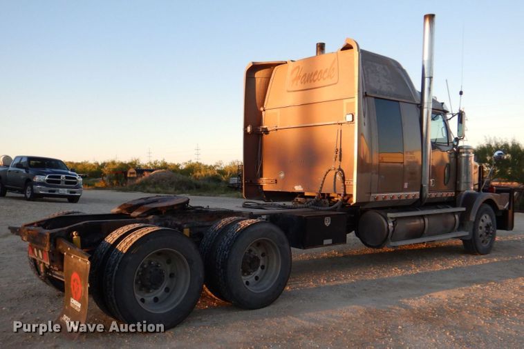 image for item DQ1870 2004 Western Star 4900FA  semi truck