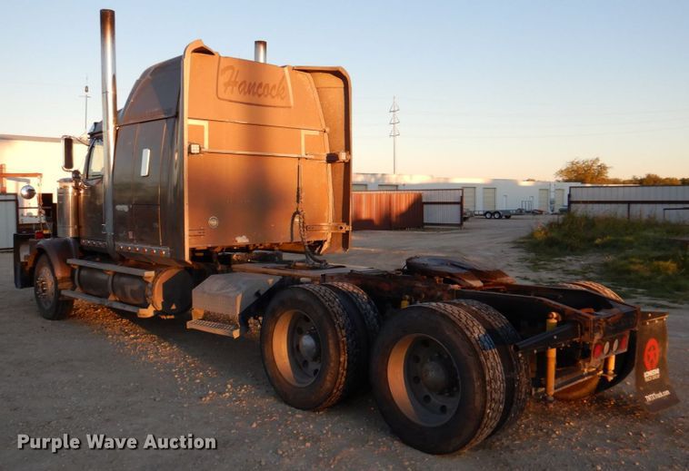 image for item DQ1870 2004 Western Star 4900FA  semi truck