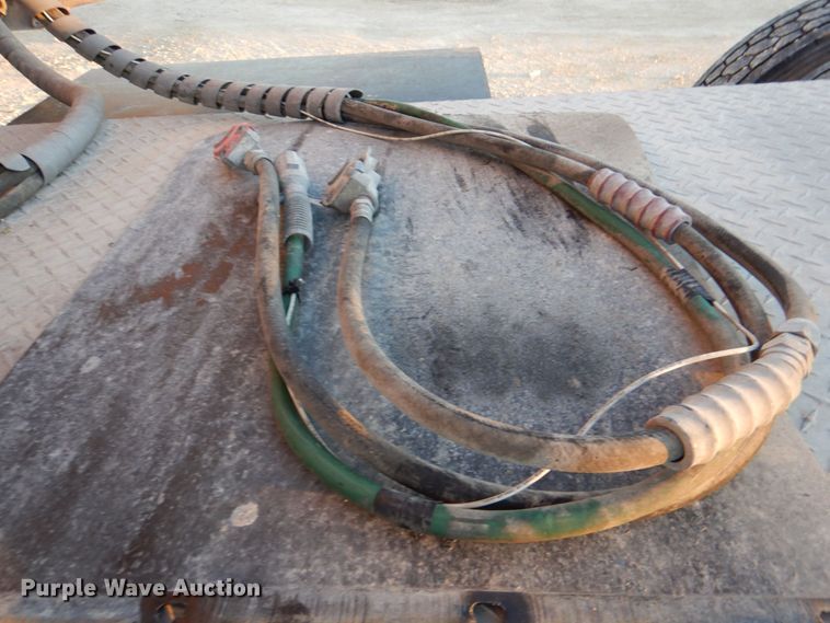 image for item DQ1870 2004 Western Star 4900FA  semi truck