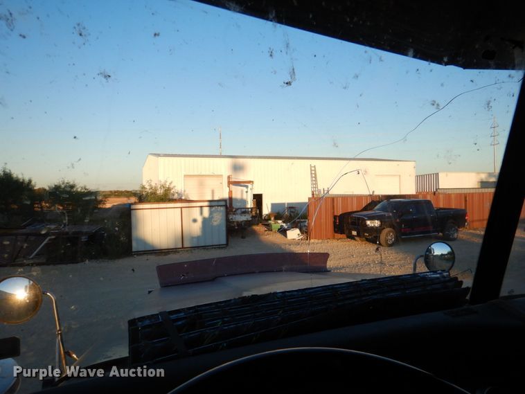 image for item DQ1870 2004 Western Star 4900FA  semi truck