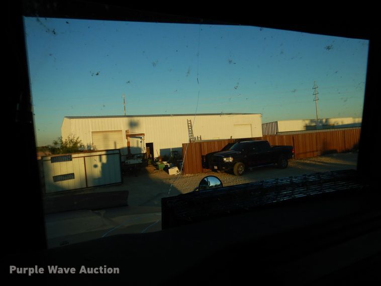 image for item DQ1870 2004 Western Star 4900FA  semi truck