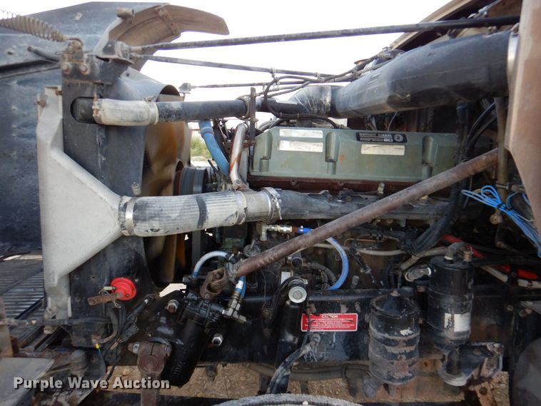 image for item DQ1870 2004 Western Star 4900FA  semi truck