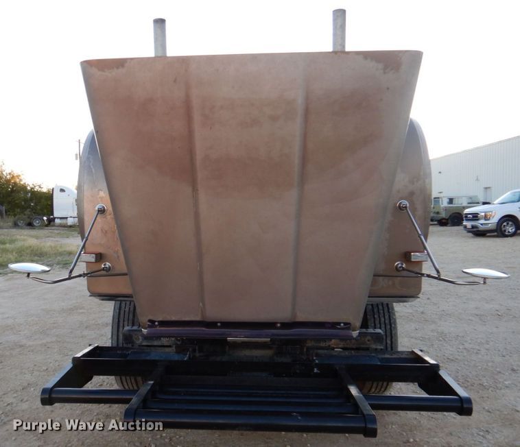 image for item DQ1870 2004 Western Star 4900FA  semi truck