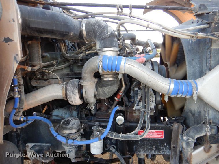 image for item DQ1870 2004 Western Star 4900FA  semi truck