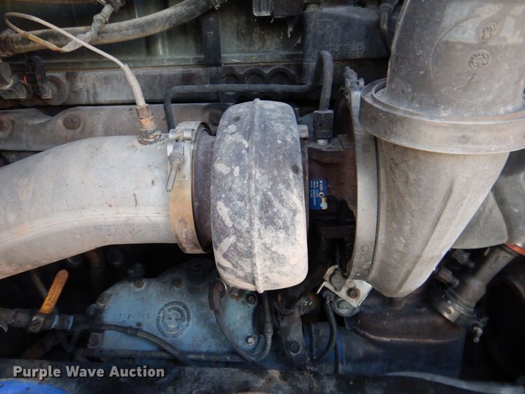 image for item DQ1870 2004 Western Star 4900FA  semi truck