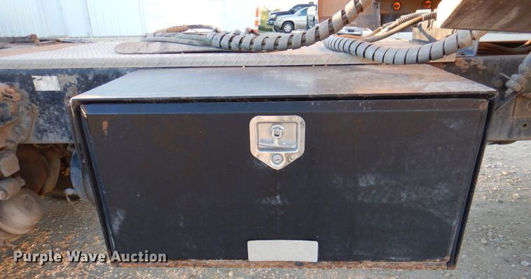 image for item DQ1870 2004 Western Star 4900FA  semi truck