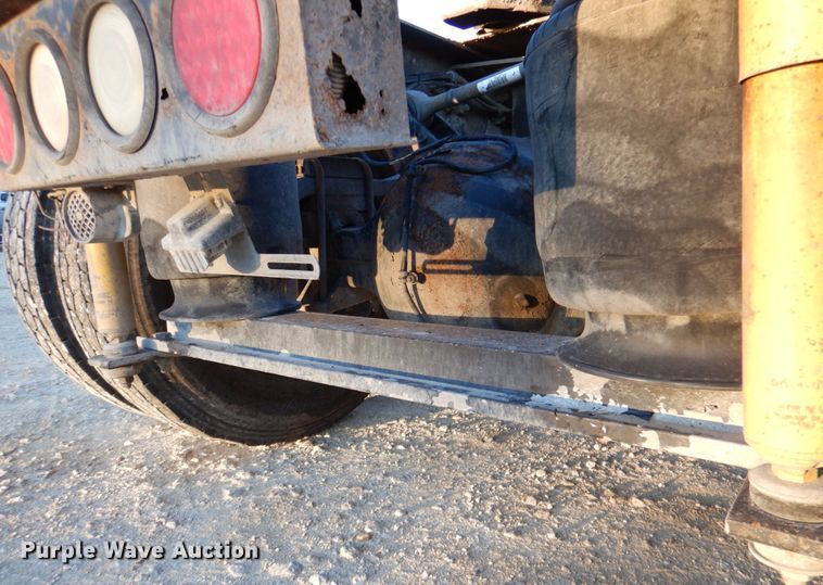 image for item DQ1870 2004 Western Star 4900FA  semi truck